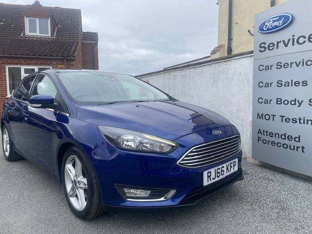 Ford Focus 2.0 TDCi 150ps Titanium 6-spd manual Hatchback Diesel Deep Impact Blue