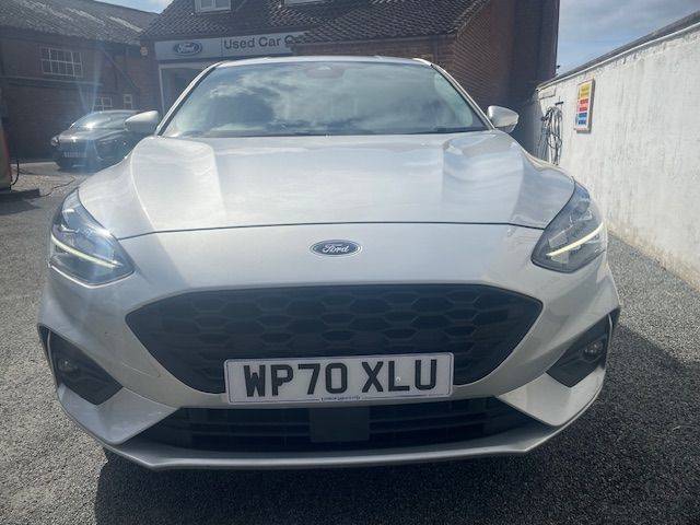 Ford Focus 1.5 EcoBlue 120ps ST-Line X Edition 6-spd manual Hatchback Diesel Moondust Silver