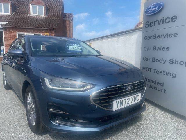 Ford Focus 1.0T 125ps EcoBoost Hybrid mHEV Titanium 8-spd Auto Hatchback Petrol / Electric Hybrid Metallic Chrome Blue