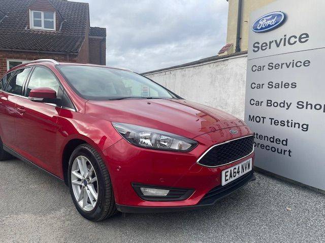 Ford Focus 1.0T 125ps EcoBoost  Zetec 6-spd manual Estate Petrol Metallic Candy Red