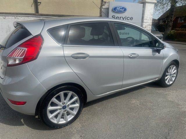 2016 Ford Fiesta 1.0T 100ps  EcoBoost Titanium 5-spd manual dr