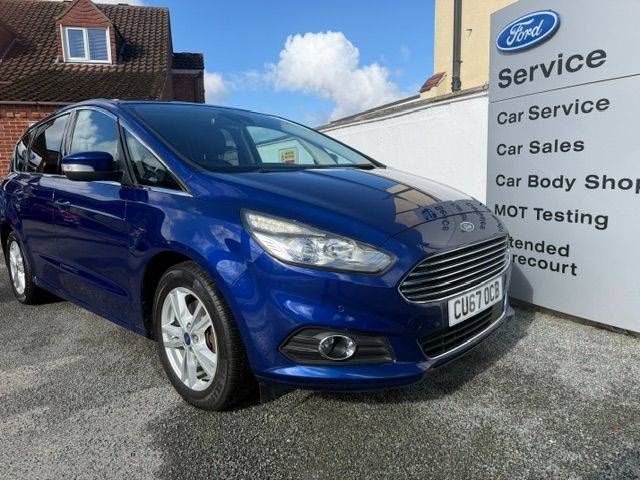 Ford S-MAX 2.0 TDCi 150 Titanium 6-spd Powershift auto 7-seater MPV Diesel Deep Impact Blue